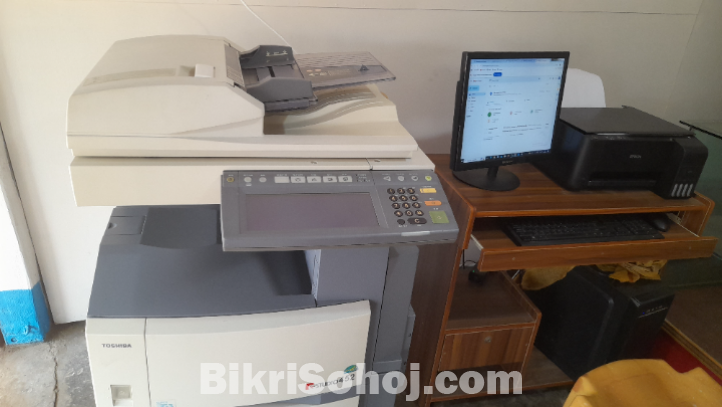 Toshiba-452 মডেলের  ডিজিটাল ফটোকপি মেশিন বিক্রয় হবে।