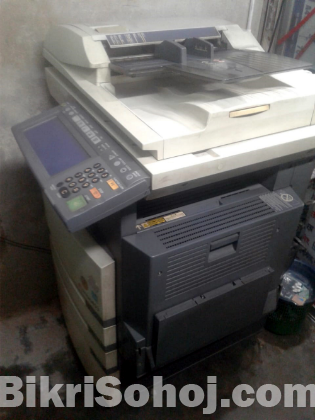 Running Toshiba E Studio 453 Photocopy Machine
