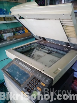 Toshiba estudio 282