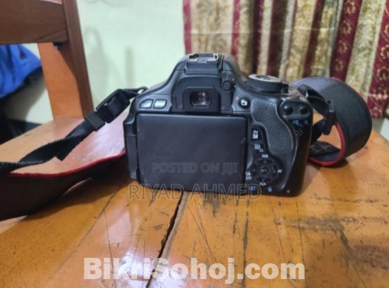 CANON 600D