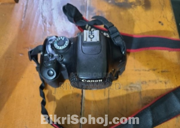 CANON 600D