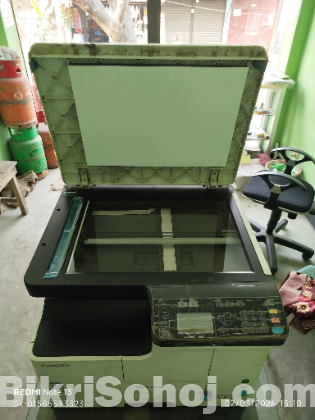 Tushiba 2523A ফটোকপি মেশিন।