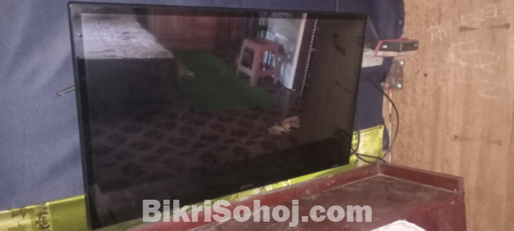 ওয়ালটন টিভি স্মার্ট অ্যান্ড্রয়েড ও আকাশ ডিশ