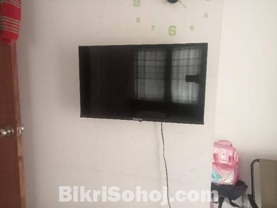 Hisense 32 inches smart TV