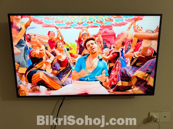 Samsung RU7100 4K UHD Smart Tv