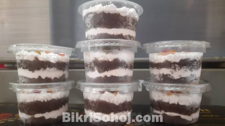 Homemade mini jar cake