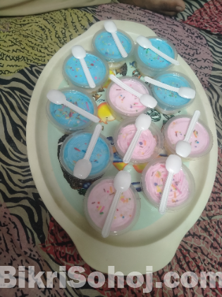 Homemade mini jar cake