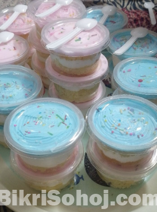 Homemade mini jar cake