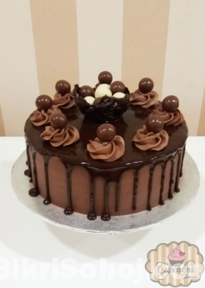 CHOCOLATE CAKE