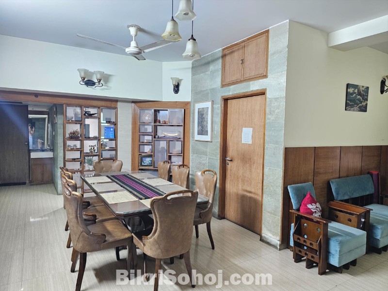 Luxurious 4-bed Apartment for Sale in Bashundhara (Block C)