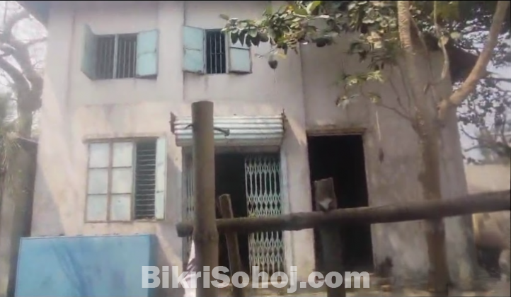 খাস জায়গা সহ বাড়ি বিক্রি