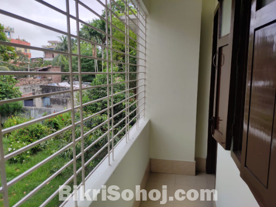 ★ জমিসহ দৃষ্টিনন্দন বাসা বিক্রয় ★