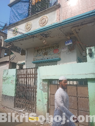 House for sale 4 steroyed