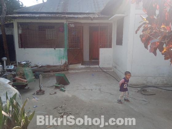 টিনশেড বাসা সহ 4.5 ডেসিমাল জায়গায় বিক্রি