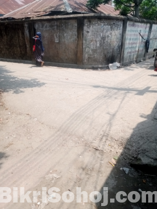 মাইজদীতে রেডিমেড তিনতলা বাড়ি বিক্রি।