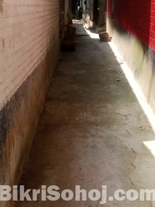 মাইজদীতে রেডিমেড তিনতলা বাড়ি বিক্রি।