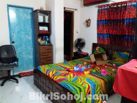 ROOM FOR ONLY FEMALE STUDENT OR SERVICE HOLDER