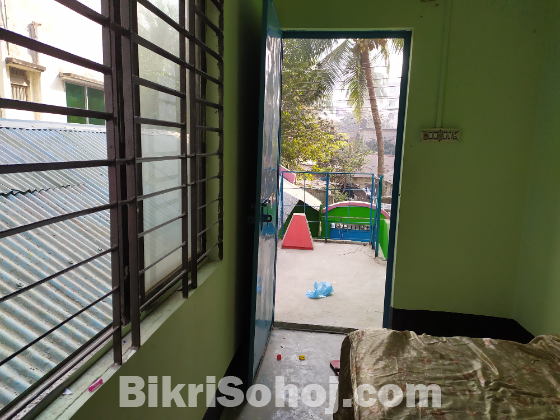 দোতলায় ১ রুমের বাসা ভাড়া