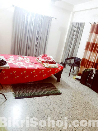 1BIG ROOM RENT Female/Family (Semi Sublet)