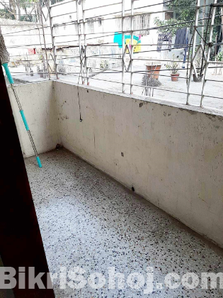 1BIG ROOM RENT Female/Family (Semi Sublet)