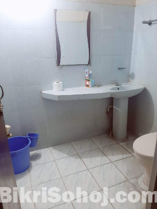 1BIG ROOM RENT Female/Family (Semi Sublet)