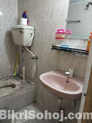 একরুম সাবলেট ভাড়া হবে