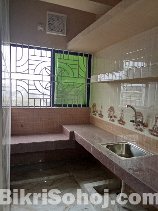 ১লা মে/জুন ২০২৬ ফ্যামিলি এপার্টমেন্ট ১২০০