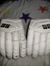 Cricket gloves