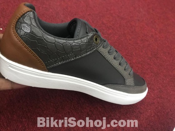 Mens casual shoe