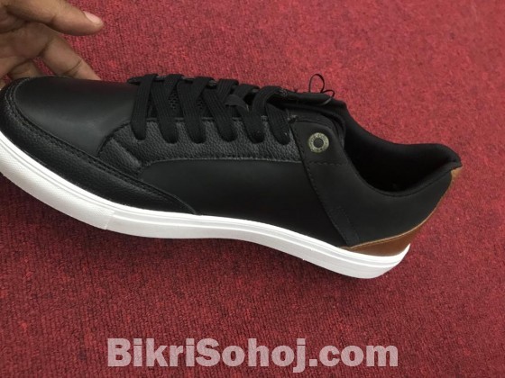 Mens casual shoe