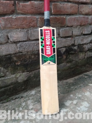 Cricket bat