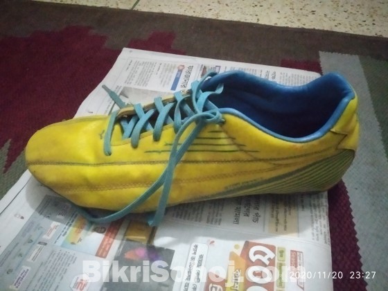 Star impact galaxy football shoes