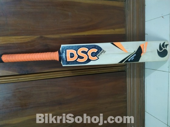 Cricket bat new