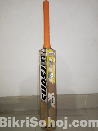 A good Condition Cricket Instruments