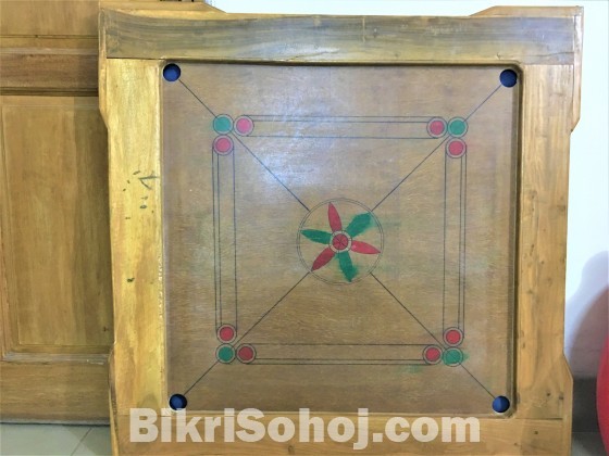 Carom board