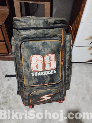 Crickets Shoes,Thai pad,Guard, cricket bag