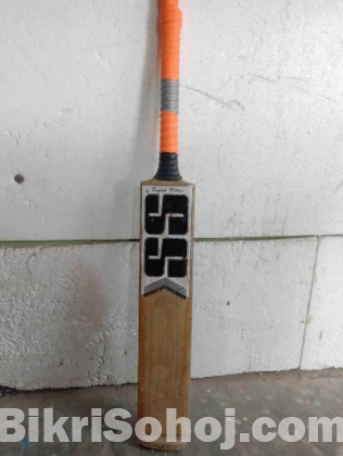 Cricket bat