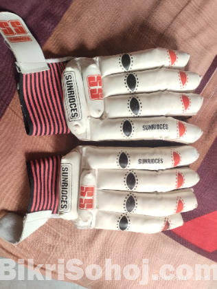 Cricket glaves