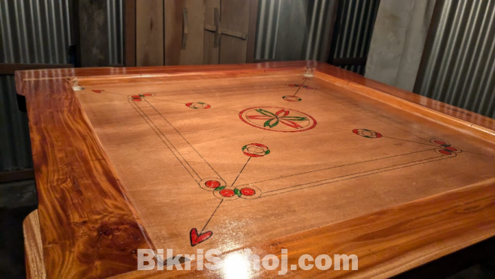 Carrom board