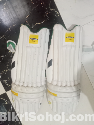 premium quality es cricket batting pad.