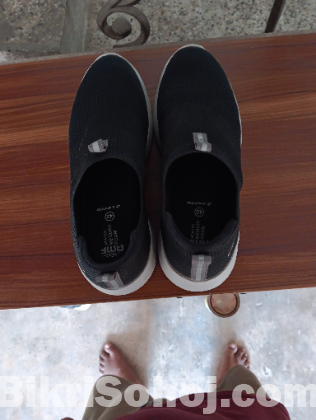 Loot sports  shoe size 42