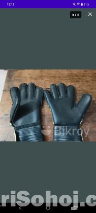 FOOTBALL GOALKEEPER GLOVES