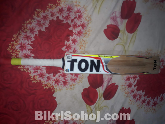 TON Sunridges Match Bat