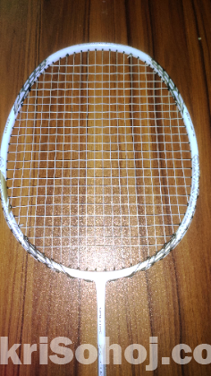 Yonex voltric z force 2