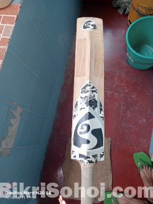 Sg cricket bat Kashmir willow