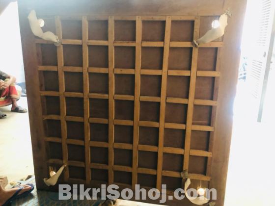 Carrom board
