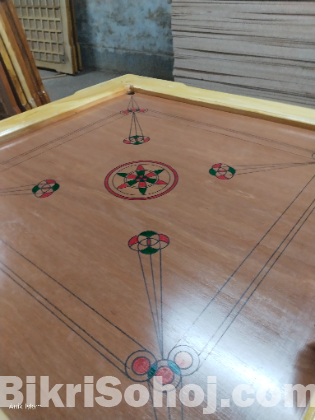 Carrom Bord