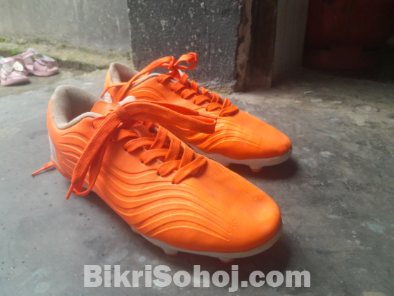 ANZA FOOTBALL BOOT... SIZE:41
