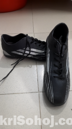 Football turf shoe