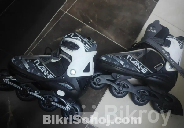 Skating shoes